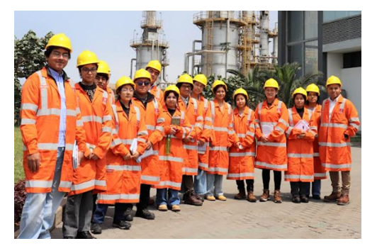 Chemical Engineering students make technical visit to the Conchán Refinery